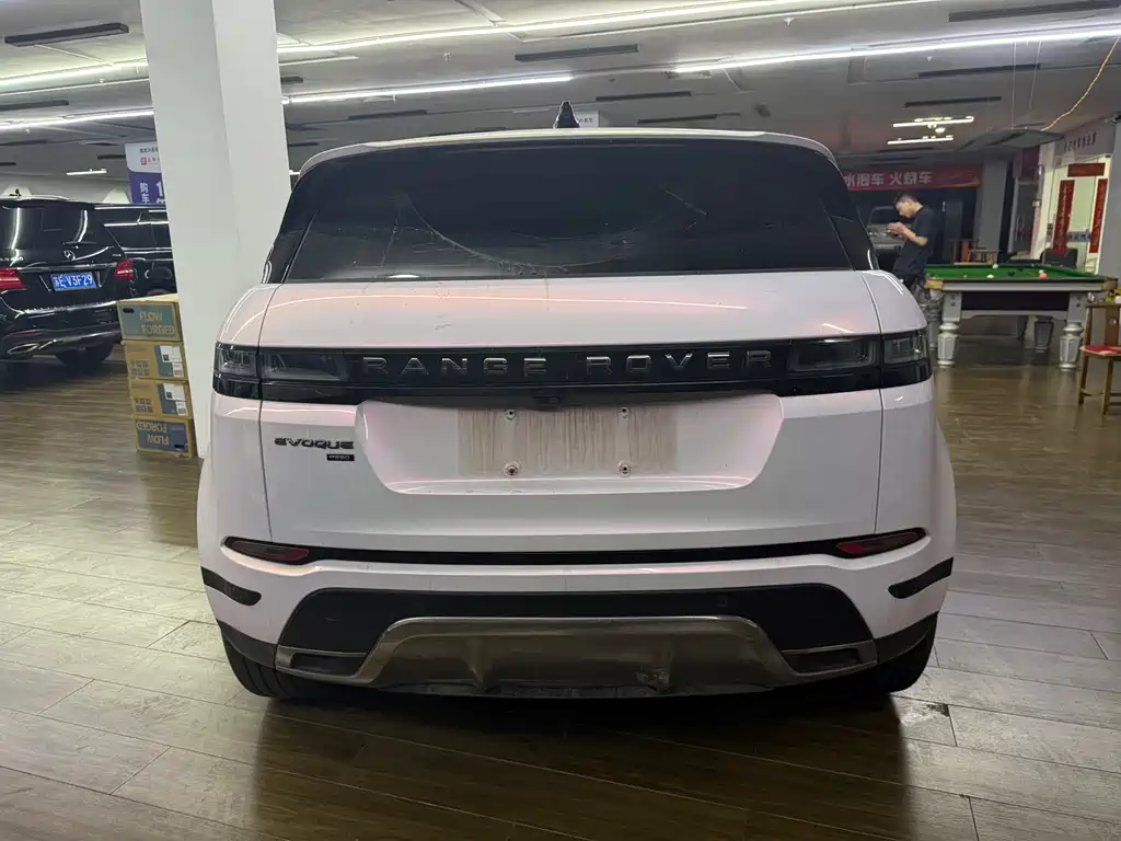 Land Rover Evoque 2023 — фото 5