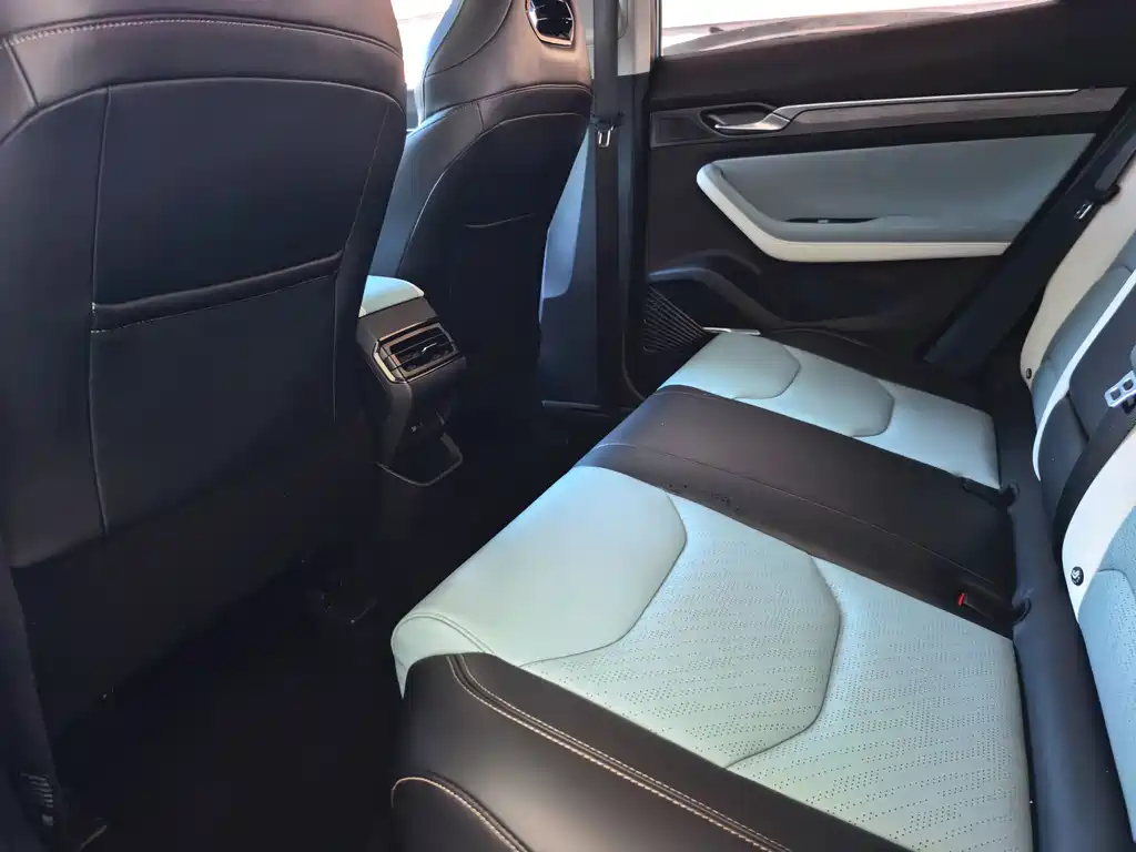 Geely Emgrand S 2023 — фото 12