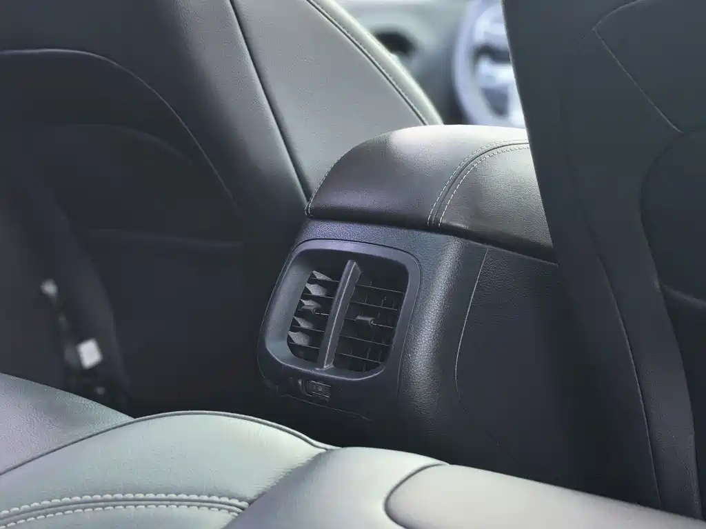 Jeep Cherokee 2021 — фото 27