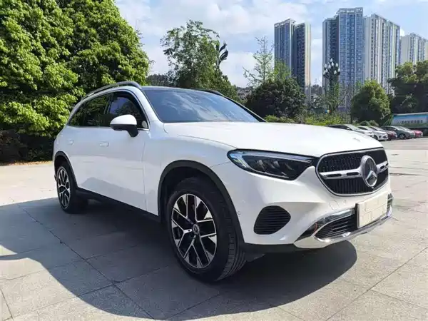 Mercedes-Benz GLC 2023