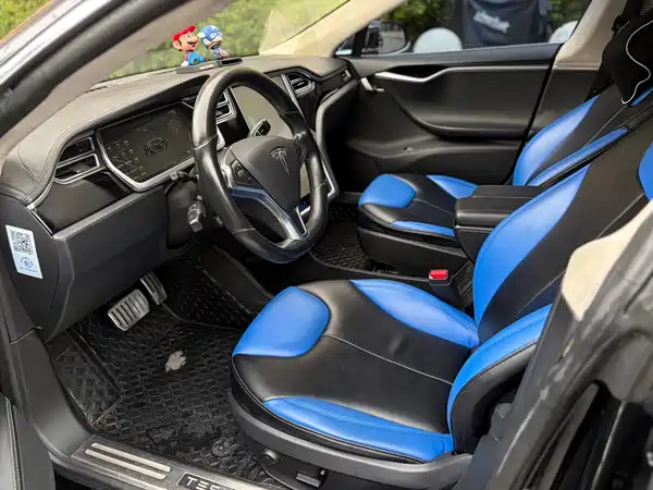 Tesla Model S 2014