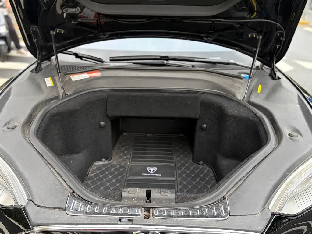 Tesla Model S 2014 — фото 14