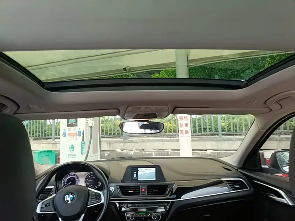 BMW 1 Series 2019 — фото 18