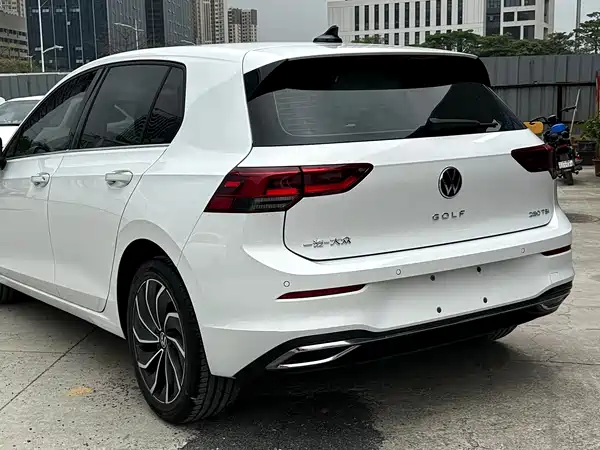 Volkswagen Golf 2021