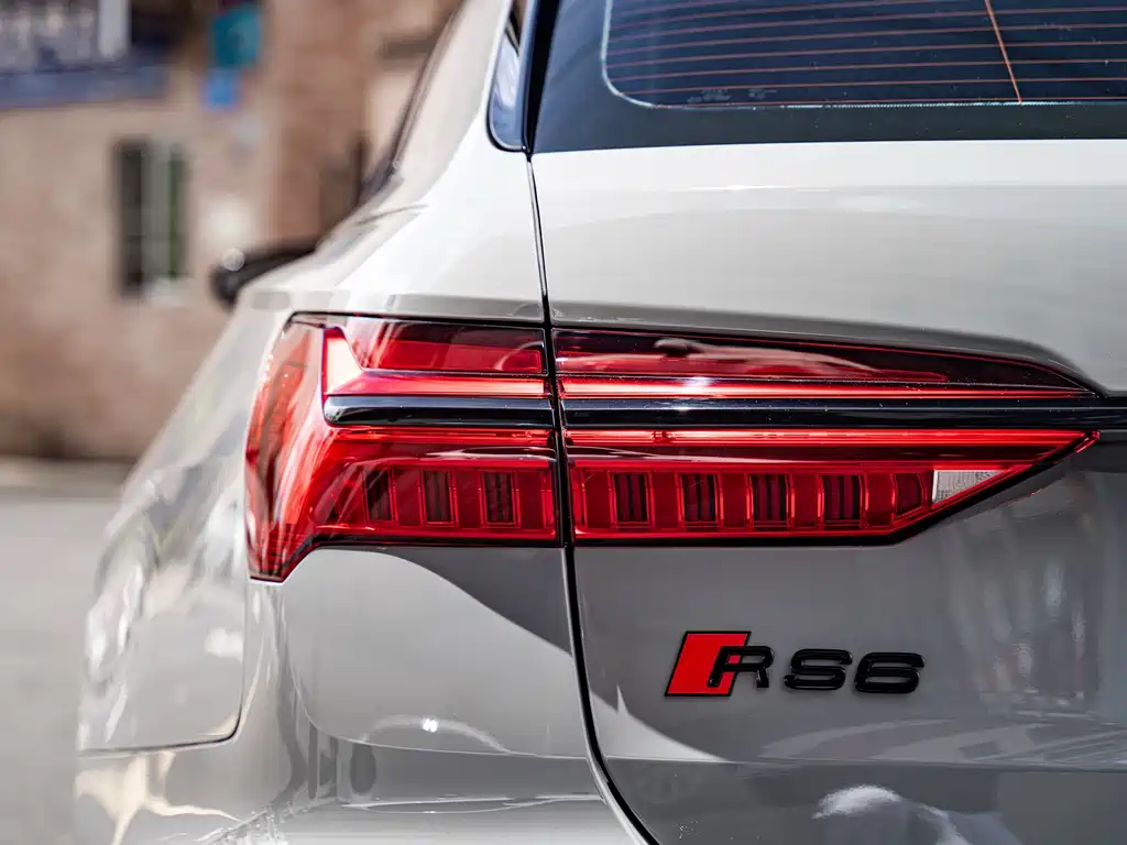 Audi RS 6 2023 — фото 9