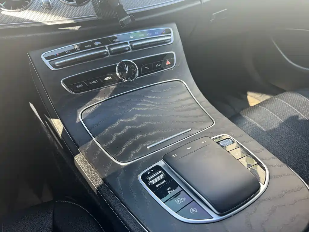 Mercedes-Benz E-Class 2019 — фото 10