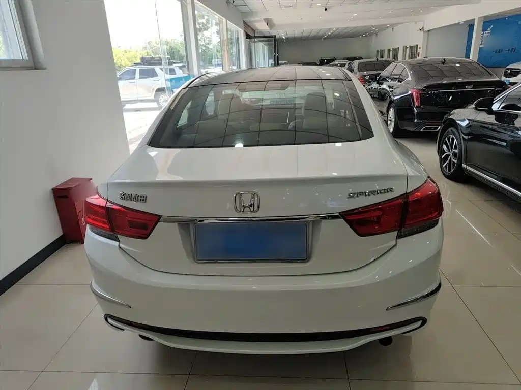 Honda Spirior 2016 — фото 8