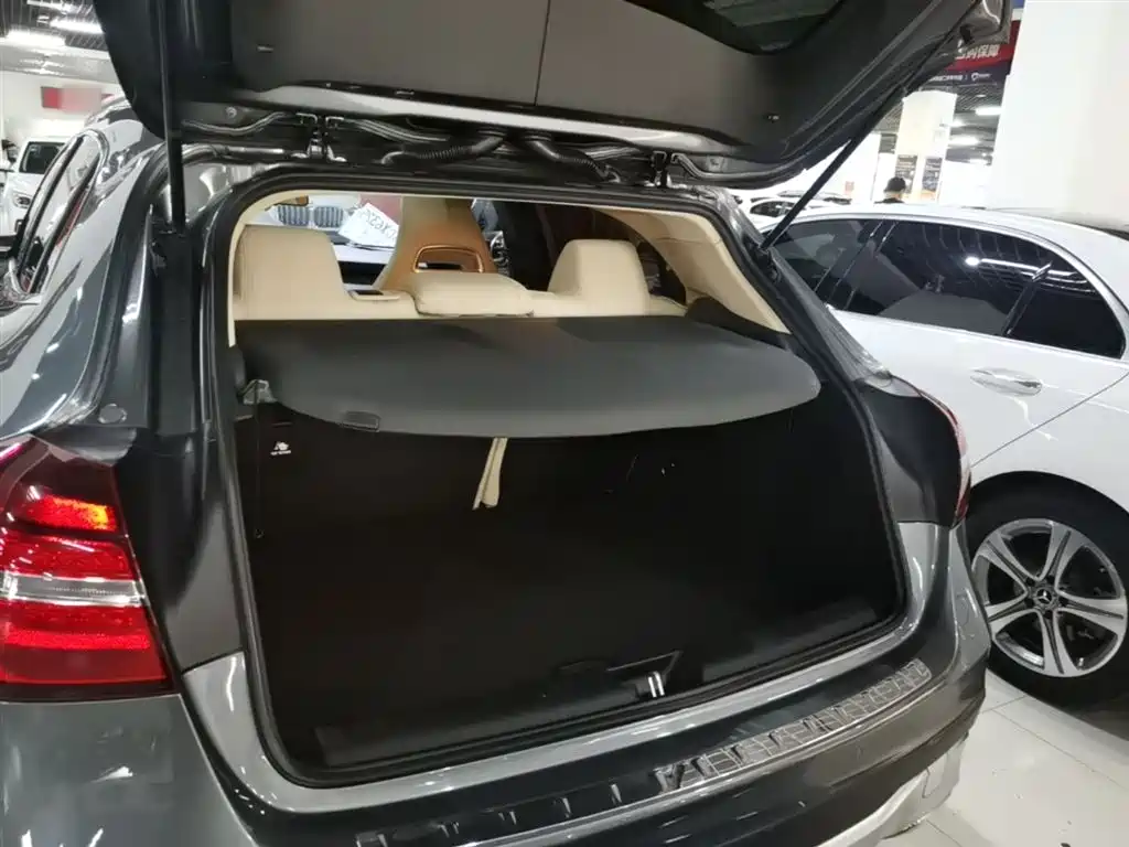 Mercedes-Benz GLA 2018 — фото 19