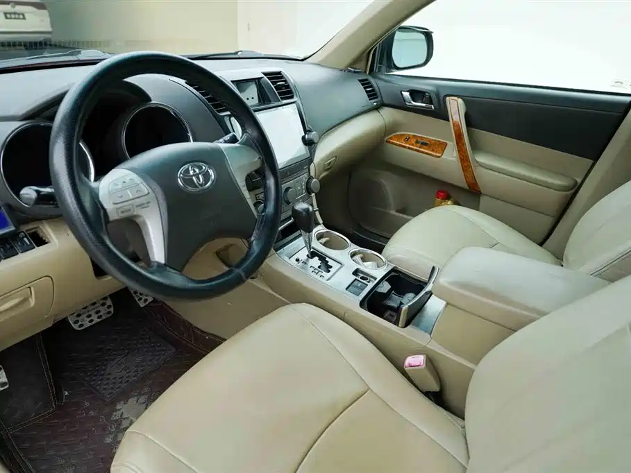 Toyota Highlander 2009 — фото 2