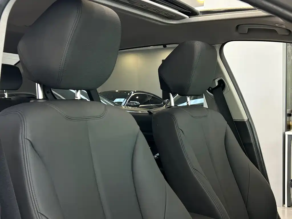 BMW 3 Series 2016 — фото 11