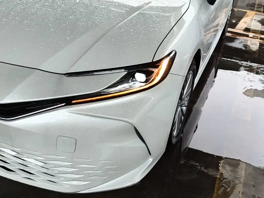 Toyota Camry 2025 — фото 24