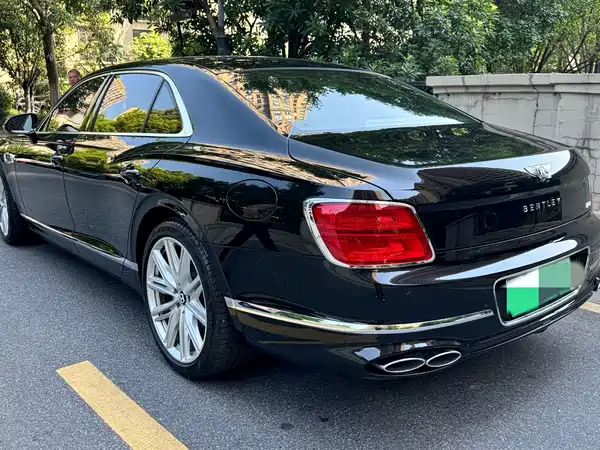 Bentley Flying Spur Plug-In Hybrid 2024