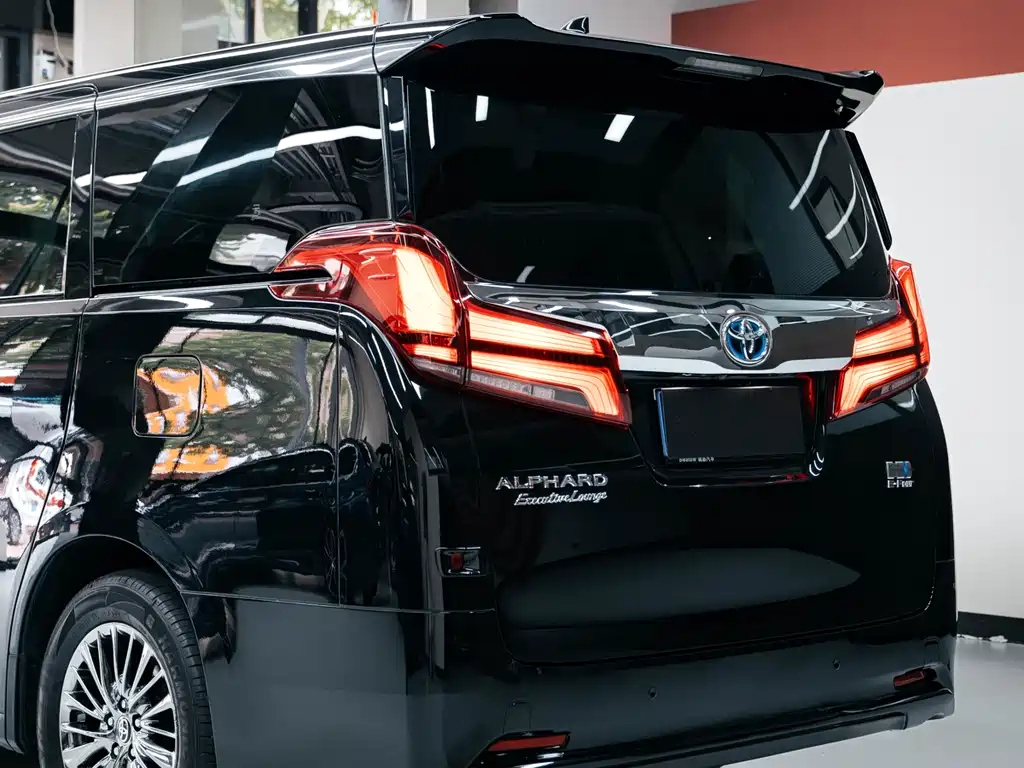 Toyota Alphard 2020 — фото 8