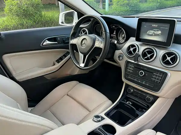 Mercedes-Benz GLA 2016