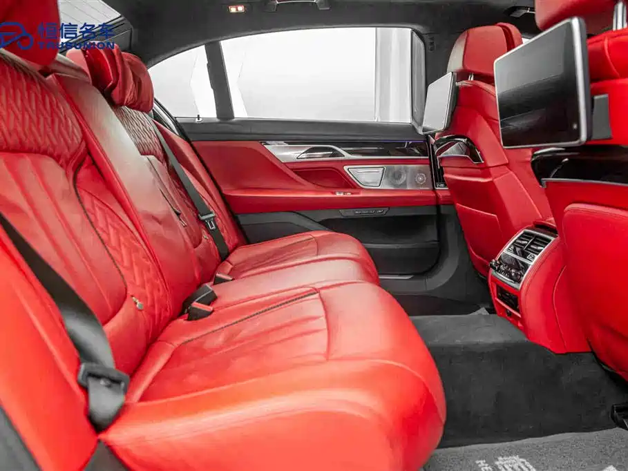 BMW 7 Series 2018 — фото 16