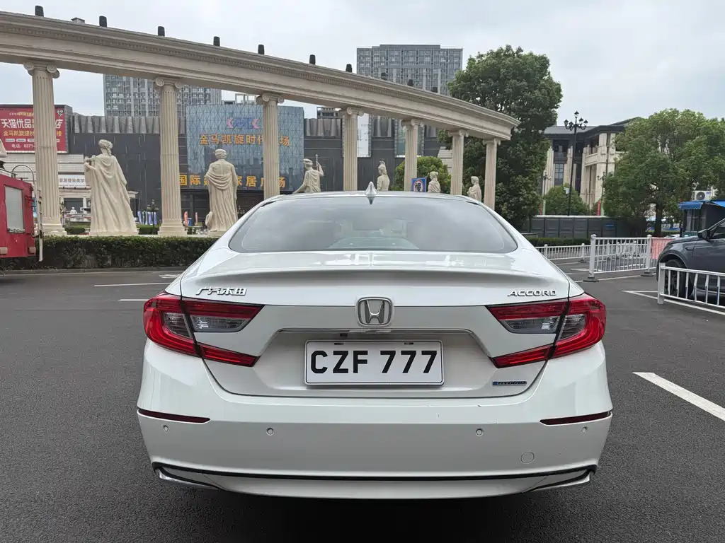 Honda Accord 2018 — фото 8