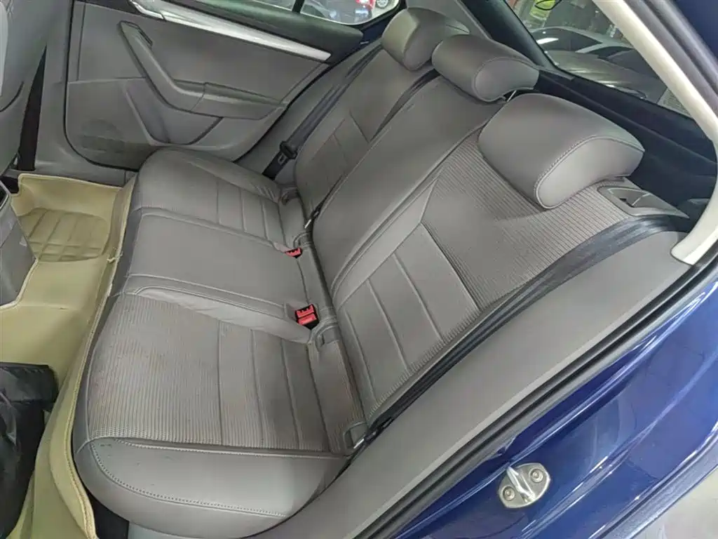 Skoda Octavia 2014 — фото 17