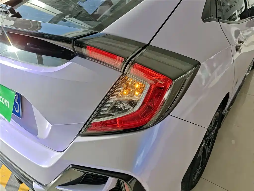 Honda Civic 2022 — фото 8
