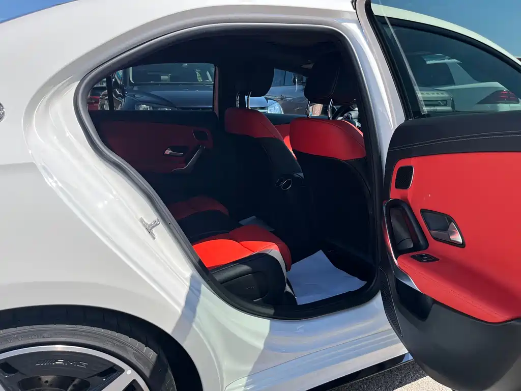 Mercedes-Benz A-Class AMG 2024 — фото 25