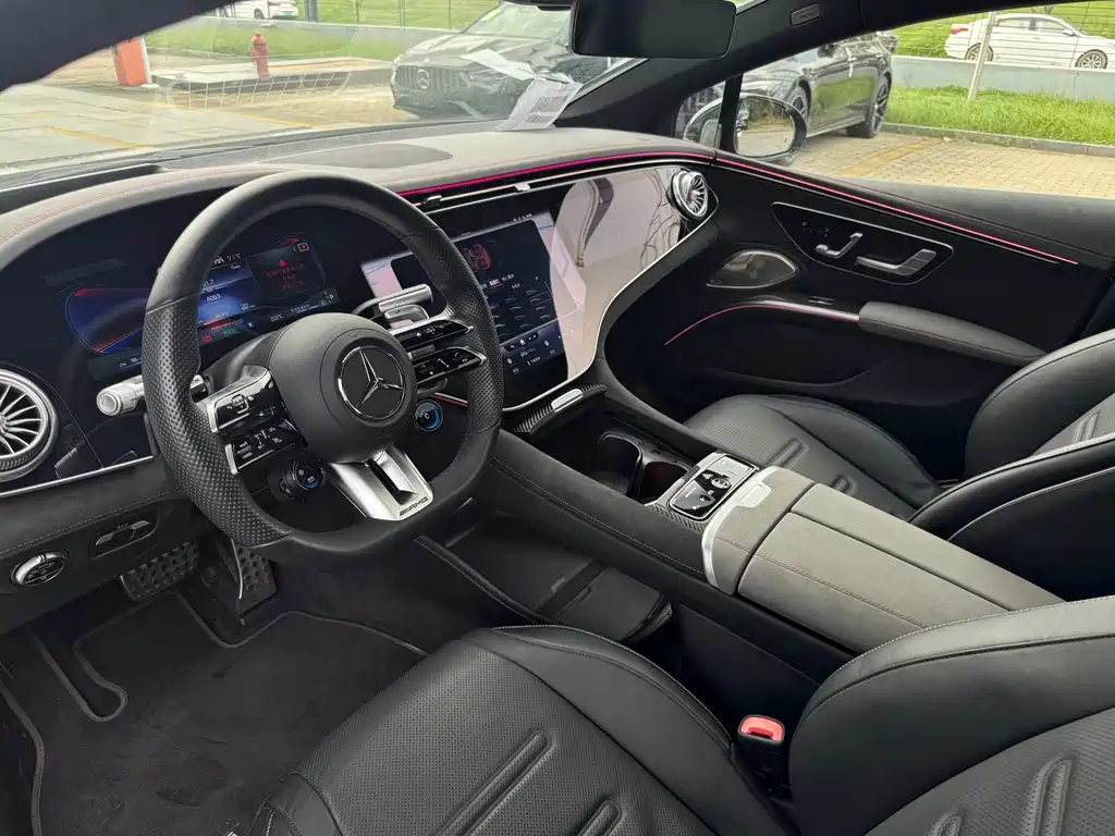 Mercedes-Benz EQS AMG 2025 — фото 9