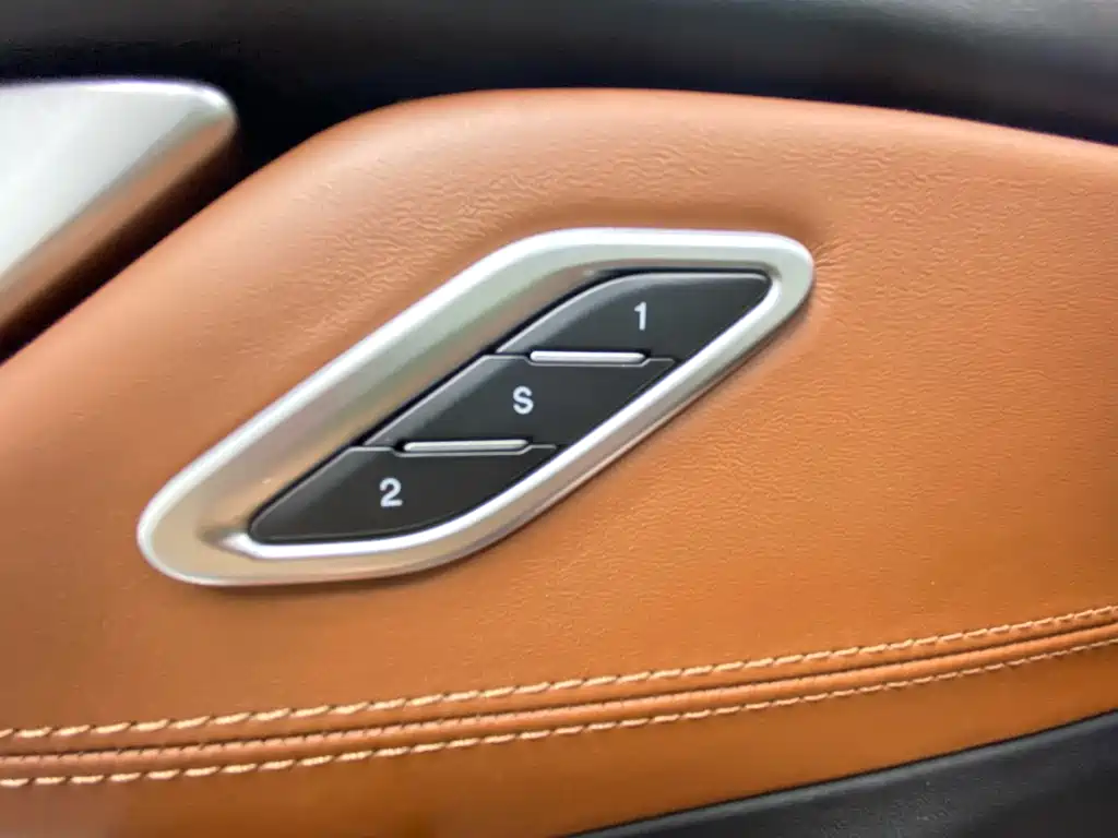 Maserati Levante 2017 — фото 18