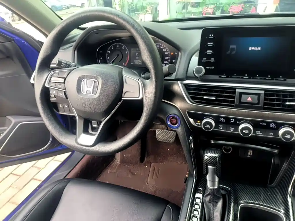 Honda Accord 2019 — фото 10