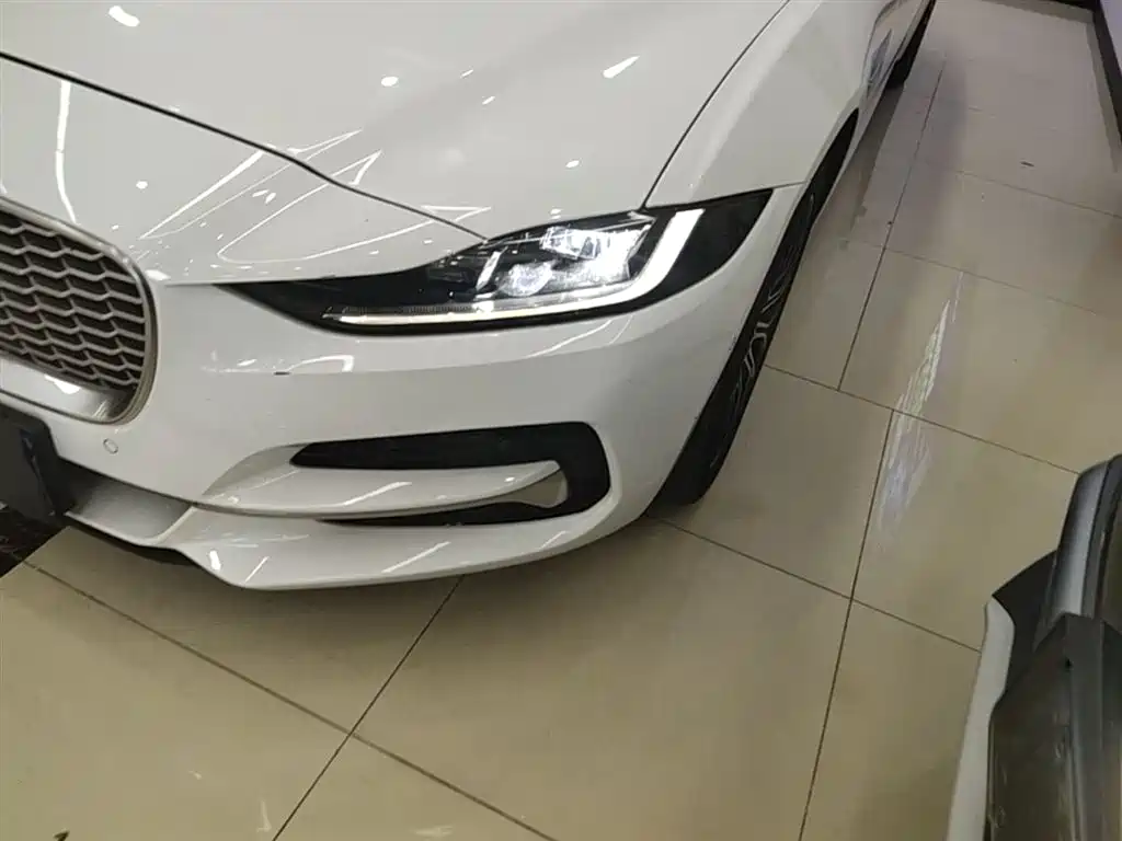 Jaguar XEL 2021 — фото 24