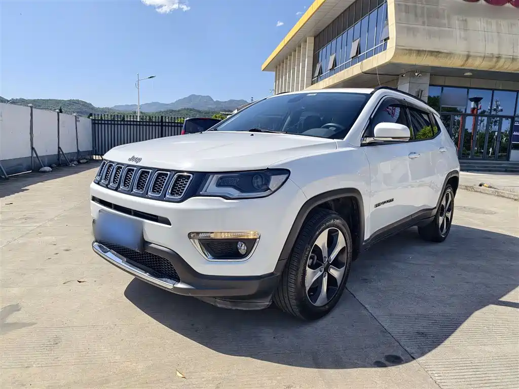 Jeep Compass 2017 — фото 3