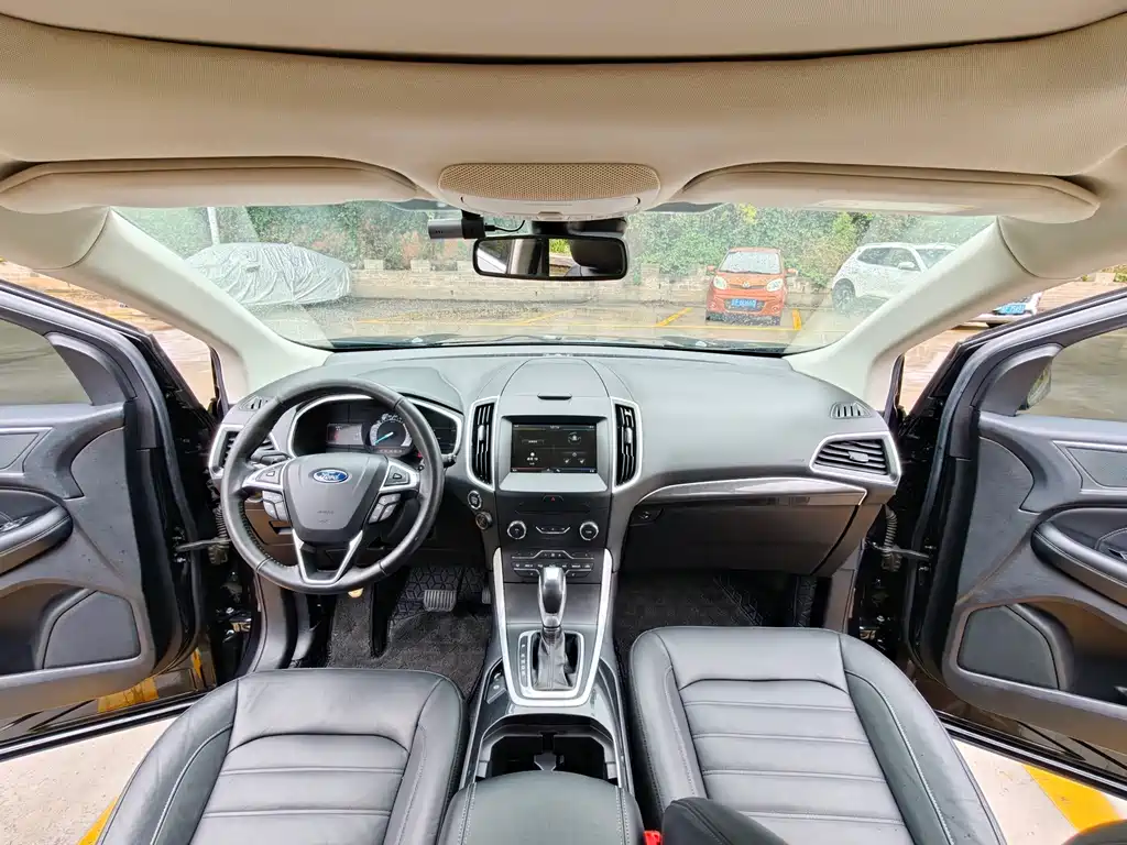 Ford Edge 2015 — фото 18