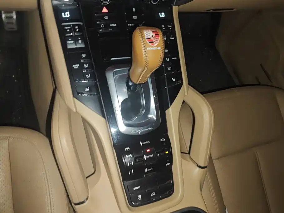 Porsche Cayenne 2014 — фото 16