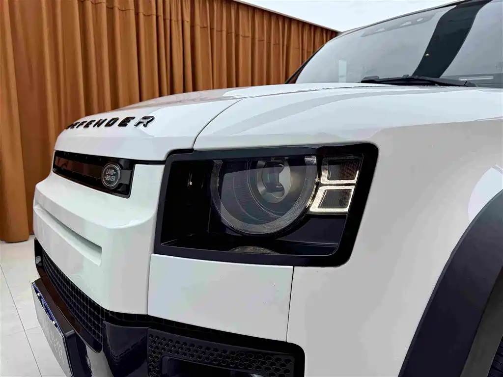 Land Rover Defender 2021 — фото 14
