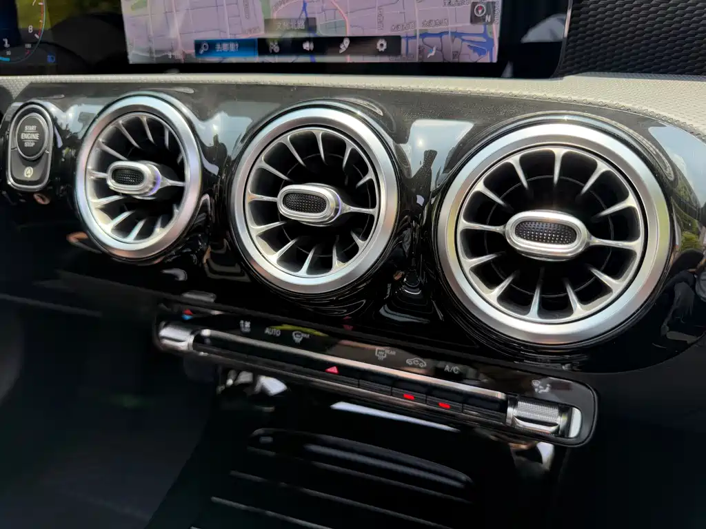 Mercedes-Benz A-Class 2021 — фото 15