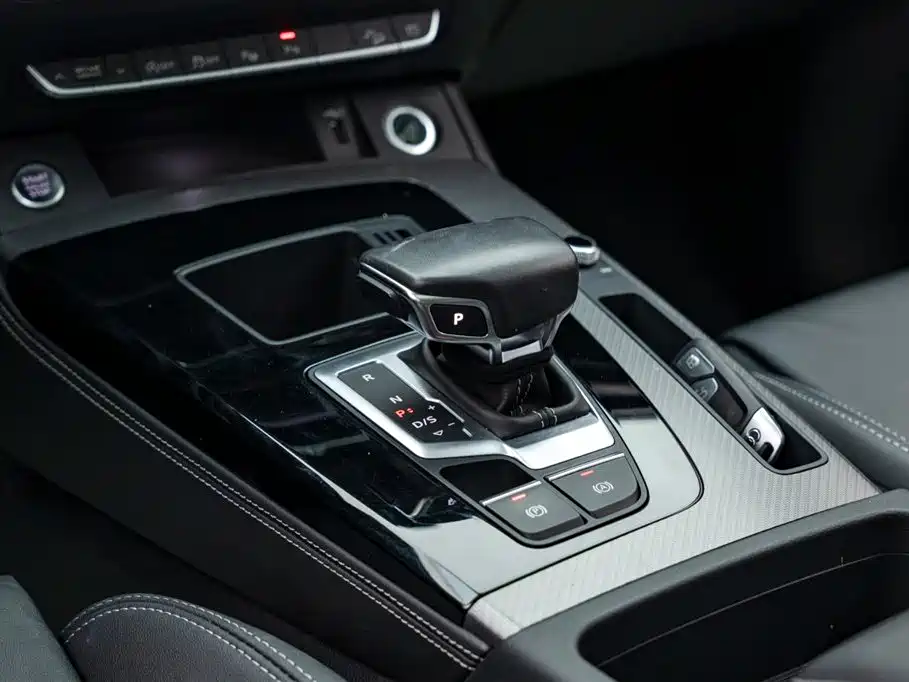 Audi Q5L 2022 — фото 14