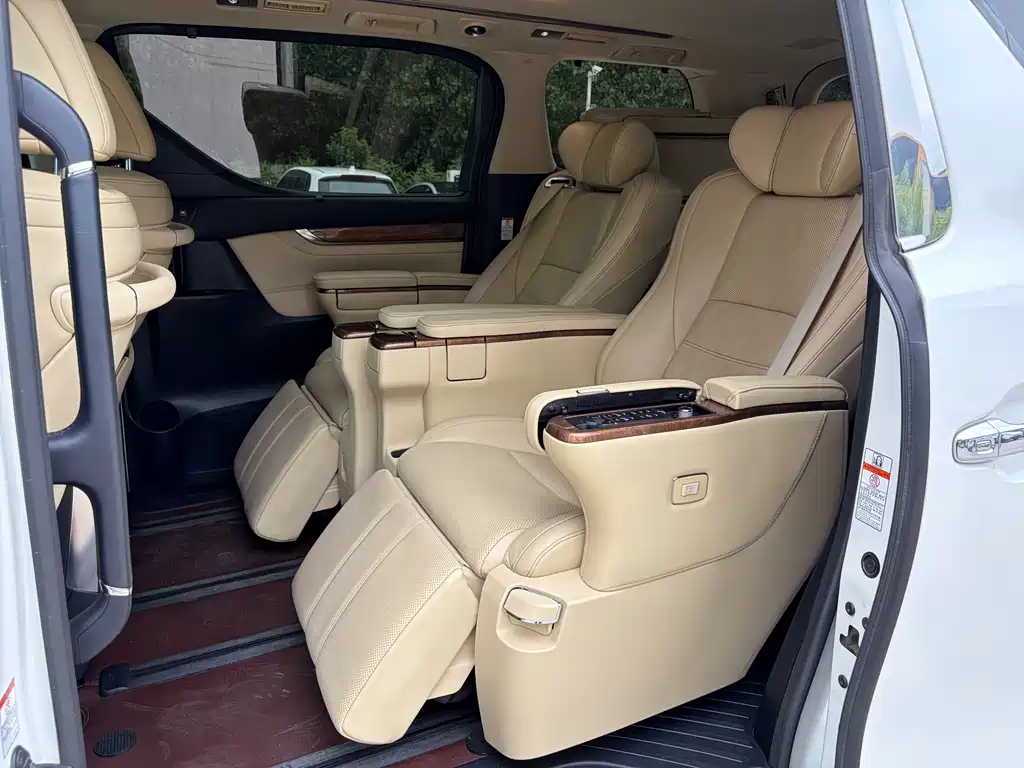Toyota Alphard 2015 — фото 13
