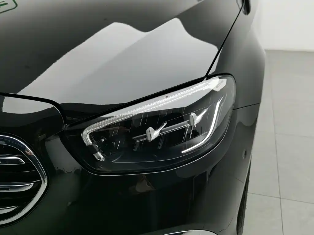 Mercedes-Benz E-Class 2022