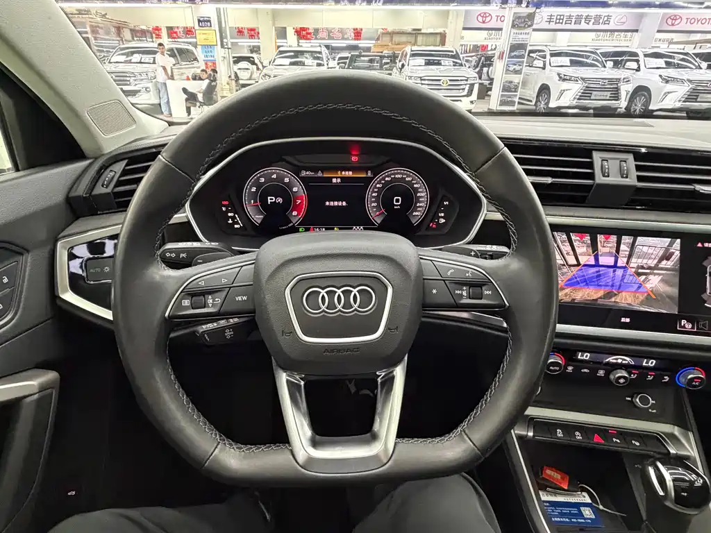 Audi Q3 2023 — фото 16