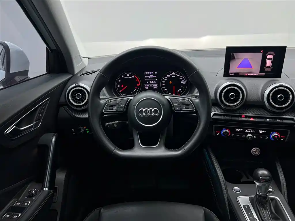 Audi Q2L 2021 — фото 20