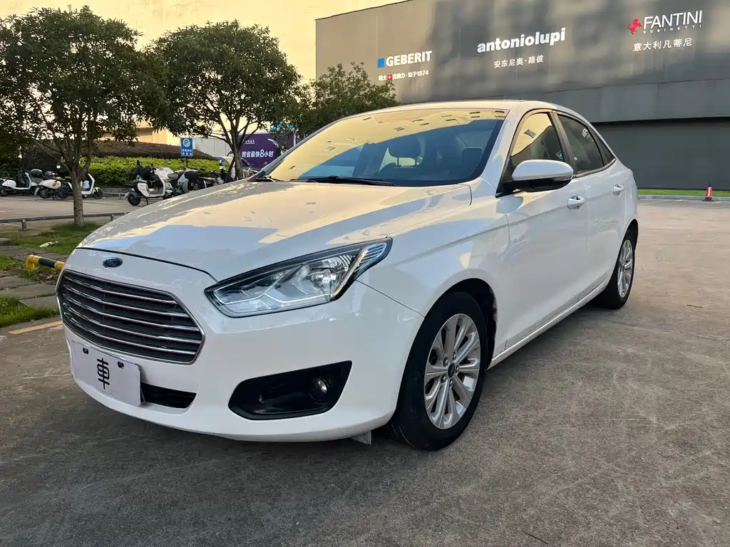 Ford Escort 2018