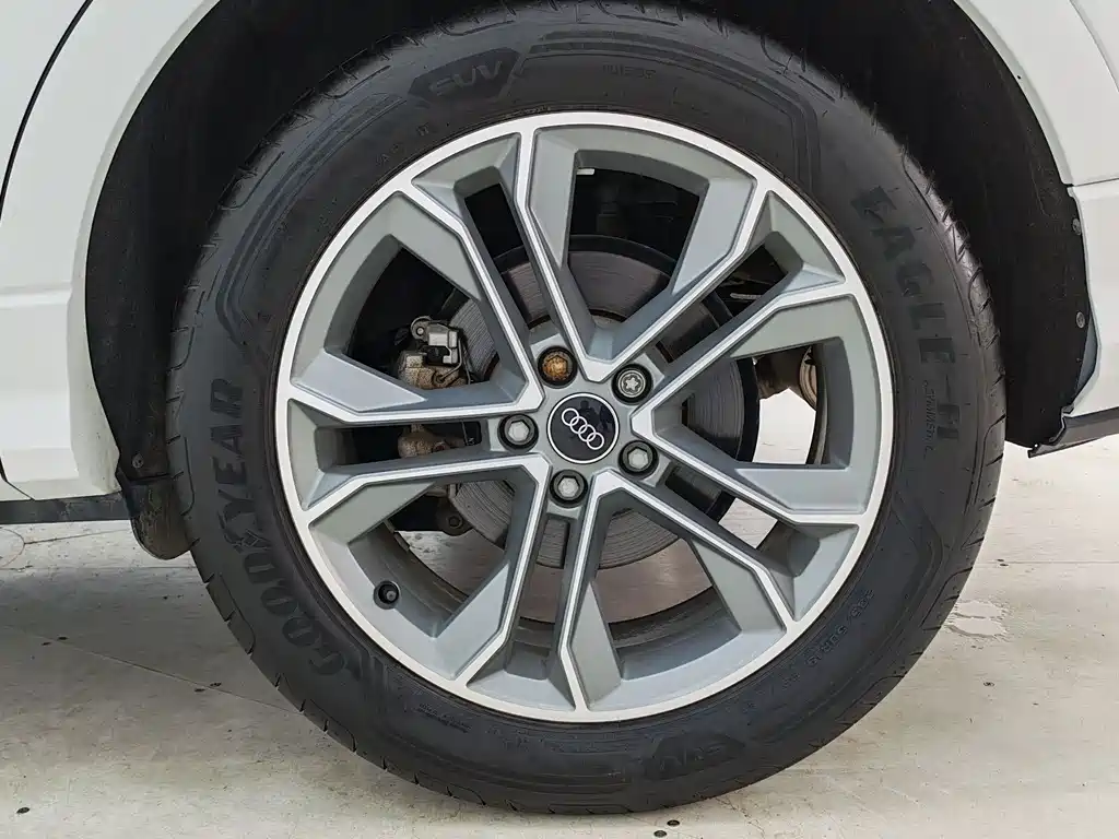 Audi Q3 2023 — фото 17