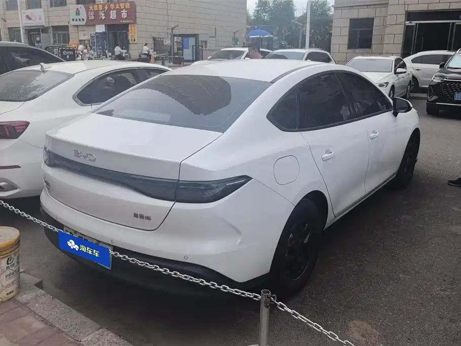 BYD Seal 05 DM-i 2025 — фото 3