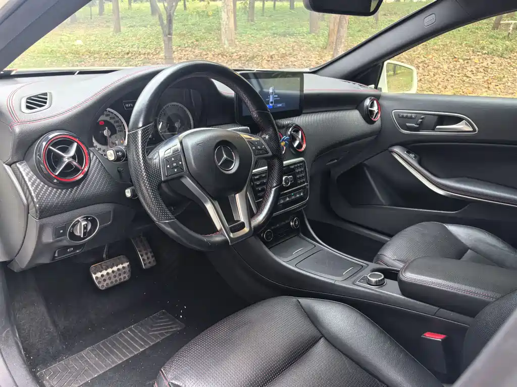 Mercedes-Benz A-Class 2018 — фото 5