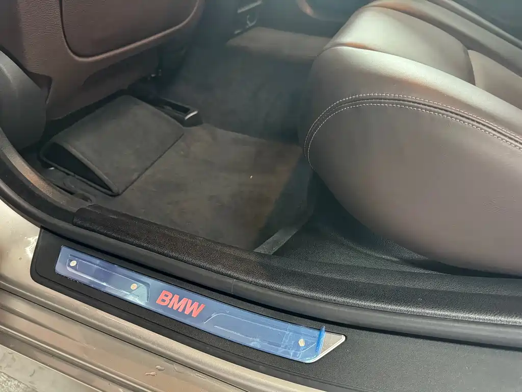BMW 5 Series 2014 — фото 14