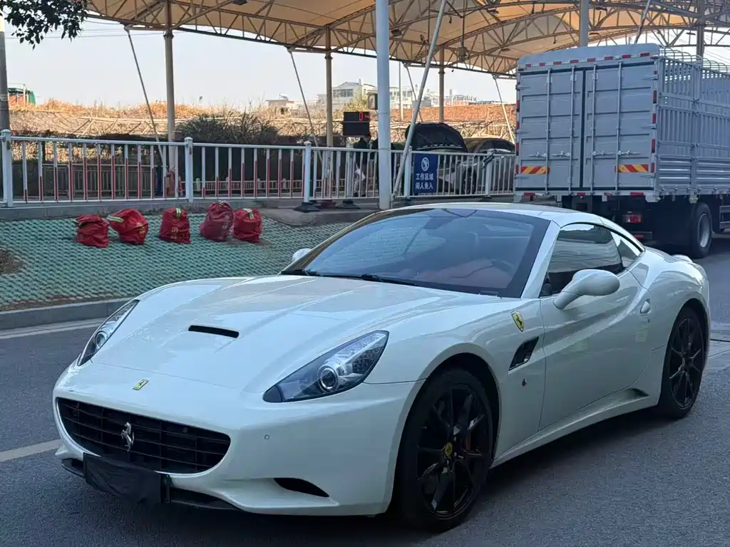Ferrari California T 2013 — фото 15