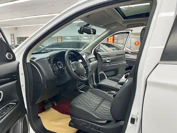 Mitsubishi Outlander 2021