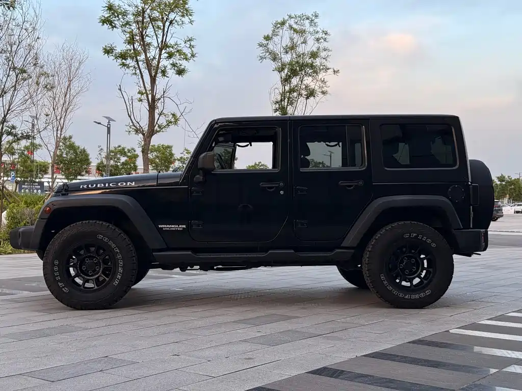 Jeep Wrangler 2012 — фото 16