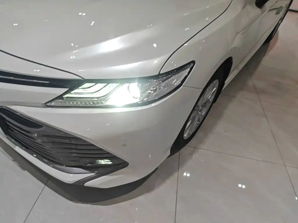 Toyota Camry 2020 — фото 24