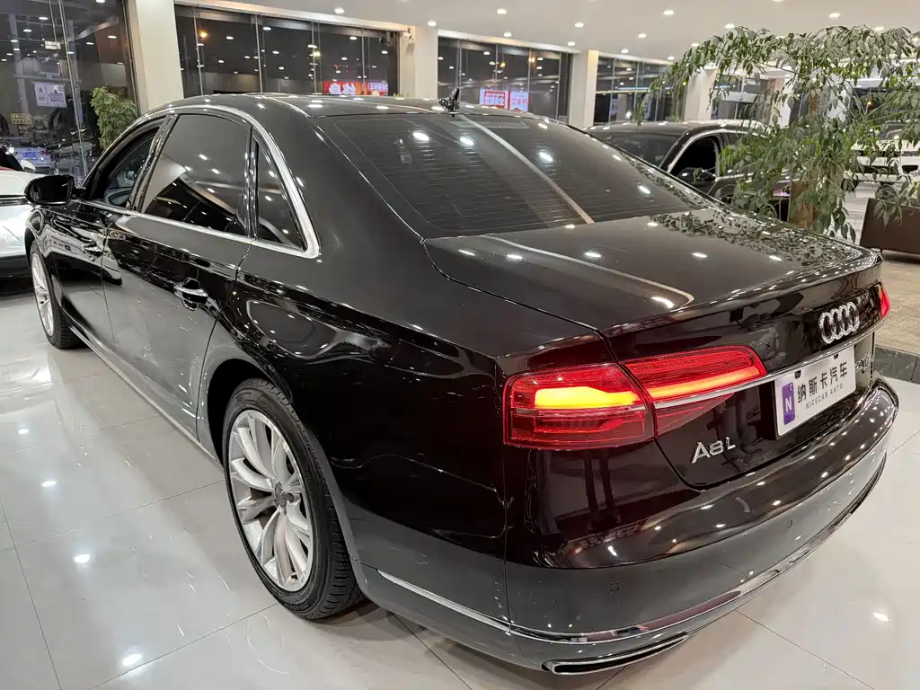 Audi A8 2015 — фото 4