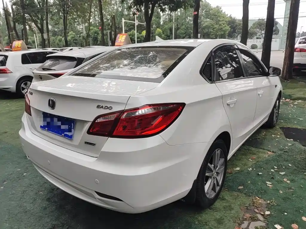 Changan Eado 2016 — фото 7
