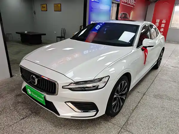 Volvo S60 2023