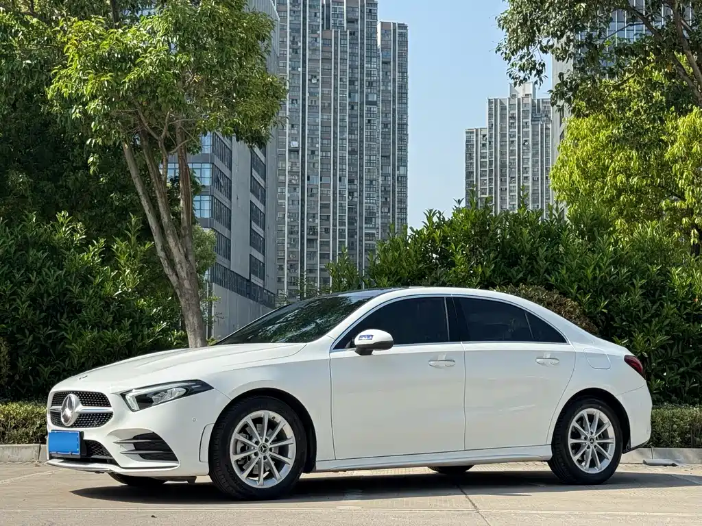 Mercedes-Benz A-Class 2020 — фото 2